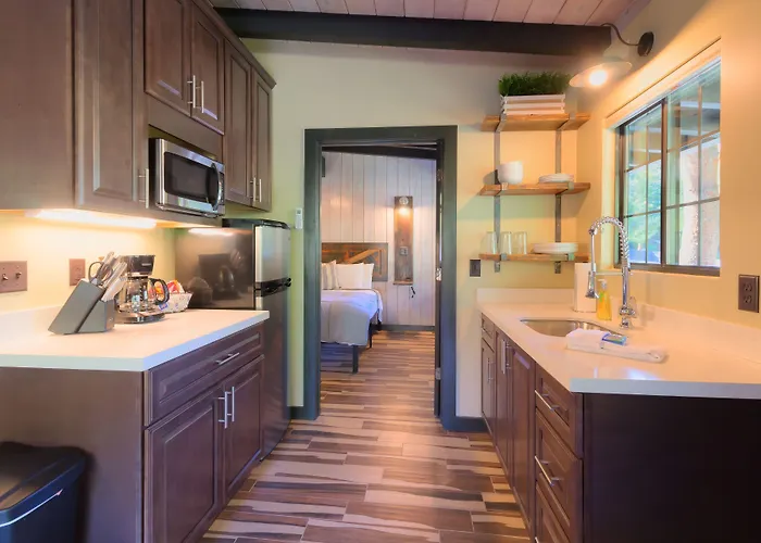 Hotel Destination Oak Creek Unit 1